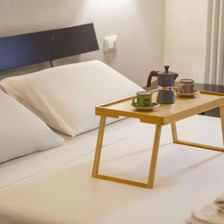Chic And Elegant Near Metro Station דירה רומא